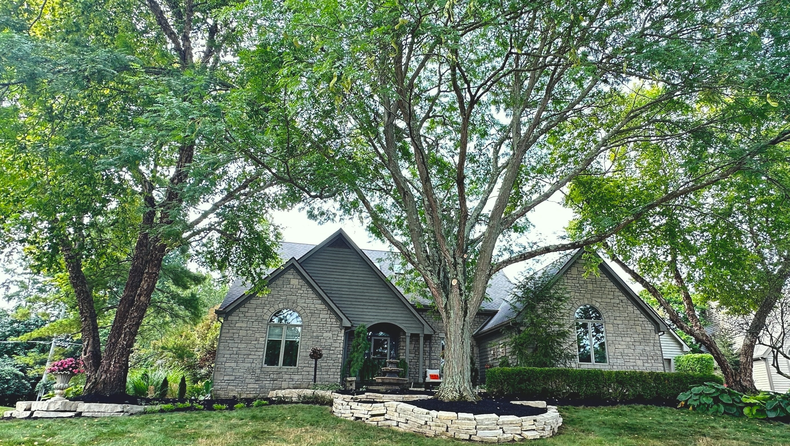 Professionally maintained lawn at a Columbus, OH residential property by GR Landscaping